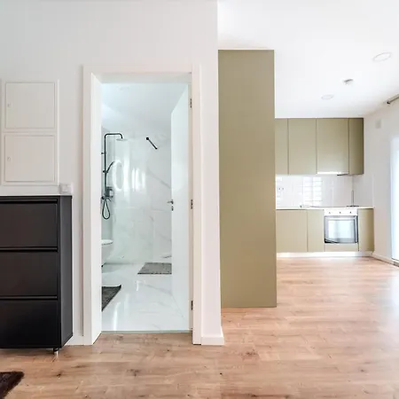 Apartment Lz By House And People Braga