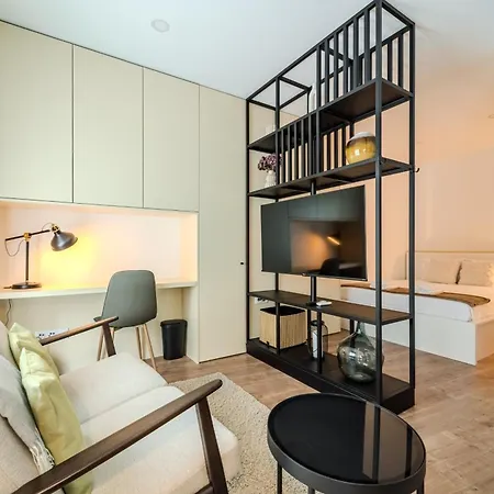Apartment Lz By House And People