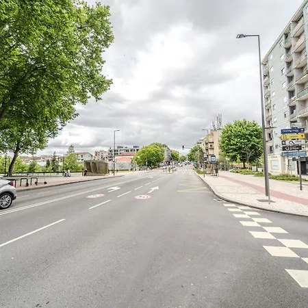 Lz By House And People Apartment