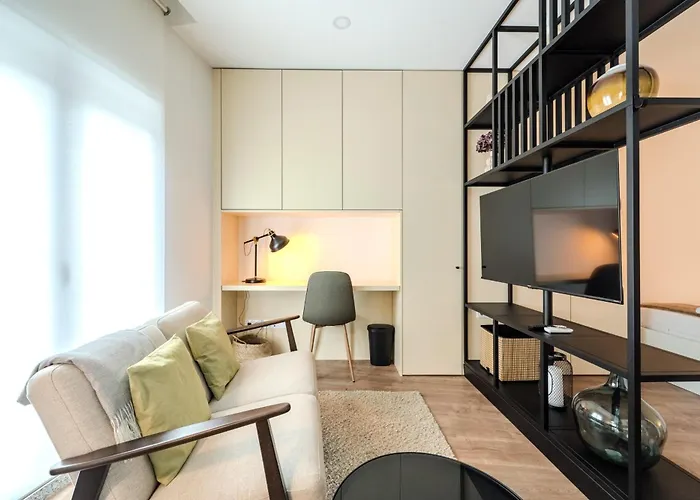 Lz By House And People