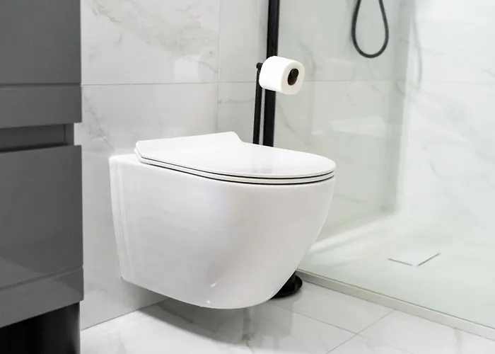 Lz By House And People