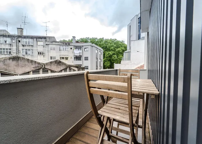 Lz By House And People